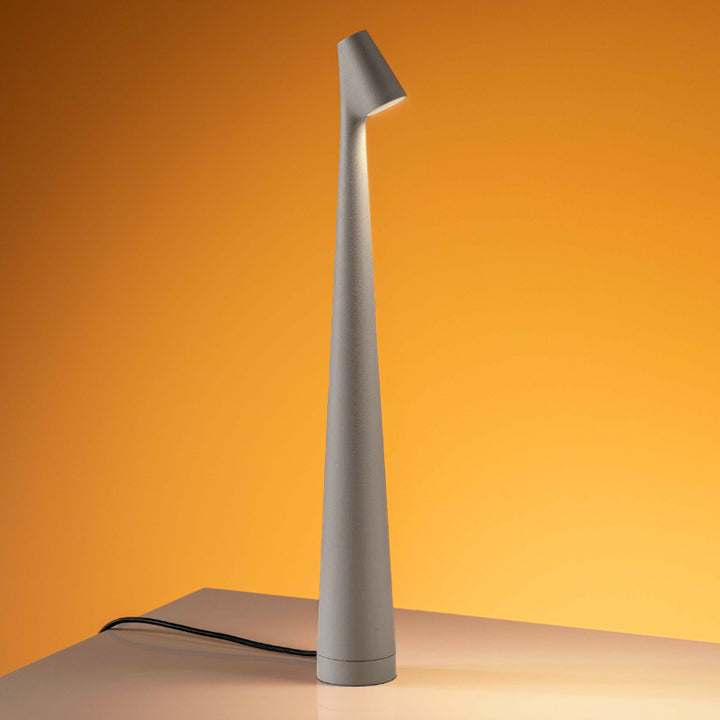 Solo™ - Elegante Slanke Conische Staaf Tafellamp